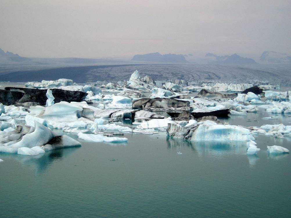 Black icebergs at Jokulsarlon 