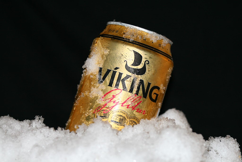 Bière viking plongée dans la glace